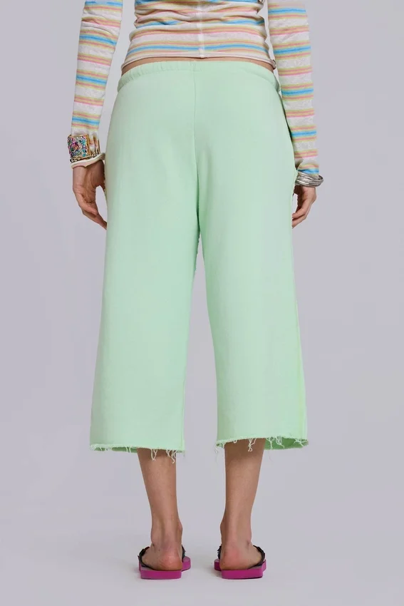 Pantalones de chándal cortos holgados Cleo en color menta