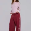 Pantalones de chándal Hardcore Jewel Monster Joggers en color burdeos