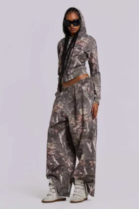 Pantalones de chándal holgados «Monster Joggers» con estampado de camuflaje «Woodland»