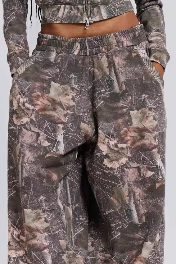 Pantalones de chándal holgados «Monster Joggers» con estampado de camuflaje «Woodland»