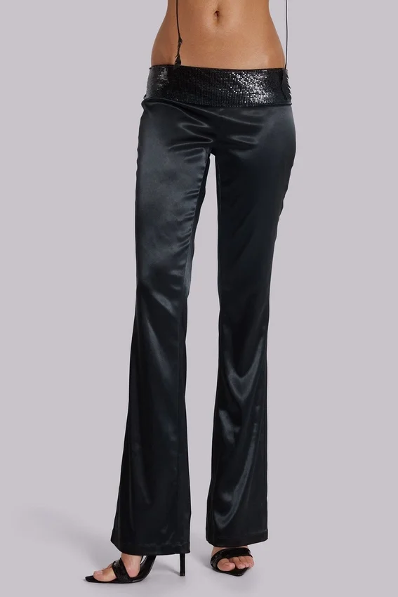 Pantalones de satén «Nivi Chainmail» en negro
