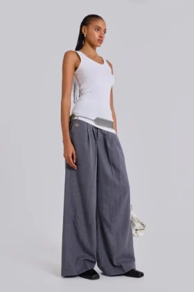 Pantalones de traje Goliath en gris claro a rayas finas