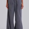 Pantalones de traje Goliath en gris claro a rayas finas