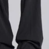Pantalones de traje grises acampanados con doble pliegue