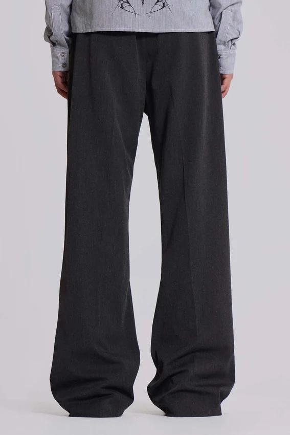 Pantalones de traje grises acampanados con doble pliegue