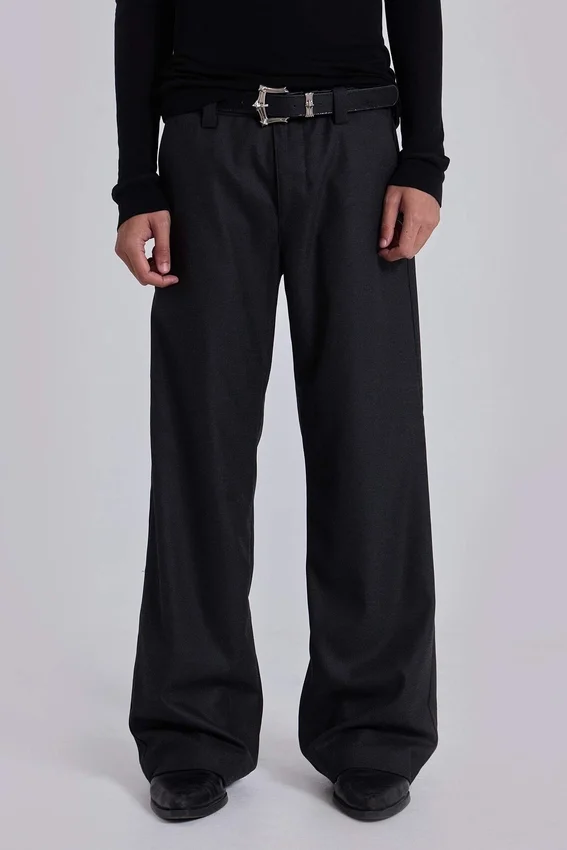 Pantalones de traje rectos con pliegues en gris carbón