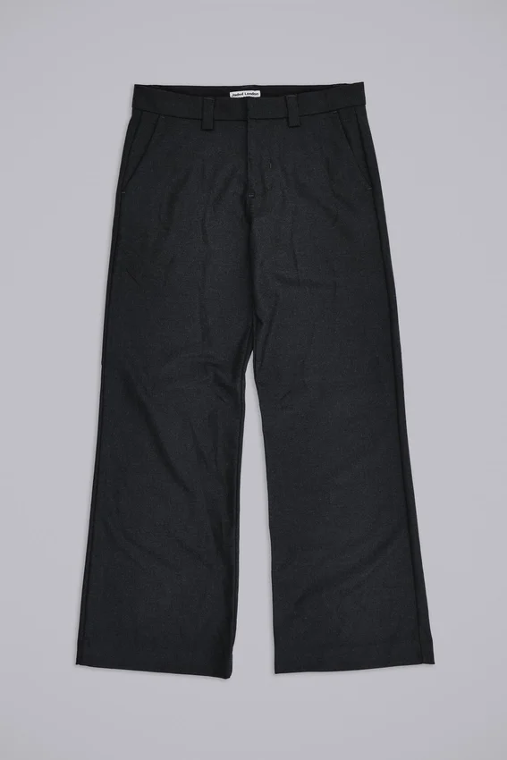 Pantalones de traje rectos con pliegues en gris carbón