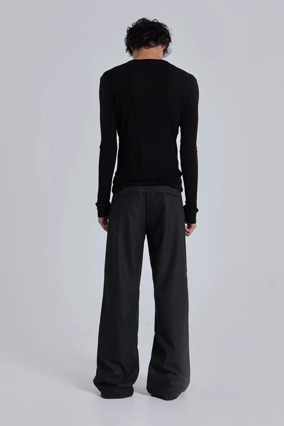 Pantalones de traje rectos con pliegues en gris carbón