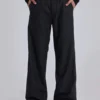 Pantalones de traje rectos con pliegues en gris carbón
