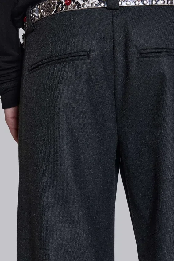 Pantalones de traje rectos con pliegues en gris carbón