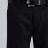 Pantalones de traje rectos con pliegues superpuestos a rayas finas negras