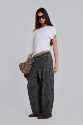 Pantalones Monster Joggers con estampado de leopardo en gris carbón