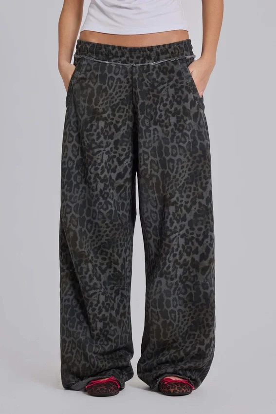 Pantalones Monster Joggers con estampado de leopardo en gris carbón