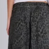 Pantalones Monster Joggers con estampado de leopardo en gris carbón