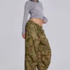 Parachute Pants con estampado de camuflaje de pato
