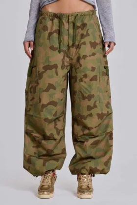 Parachute Pants con estampado de camuflaje de pato