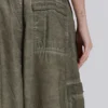 Parachute Pants de color caqui con lavado al aceite