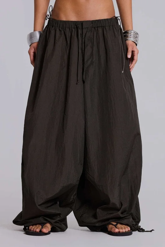 Parachute Pants de nailon Nexis en color caqui