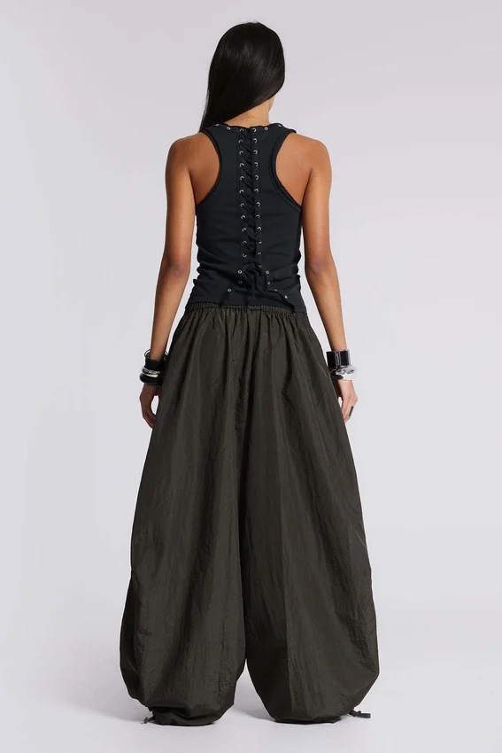 Parachute Pants de nailon Nexis en color caqui