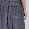 Parachute Pants negros con lavado al aceite