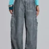 Parachute Pants negros con lavado al aceite