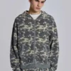 Sudadera con capucha de tejido waffle con estampado de camuflaje digital