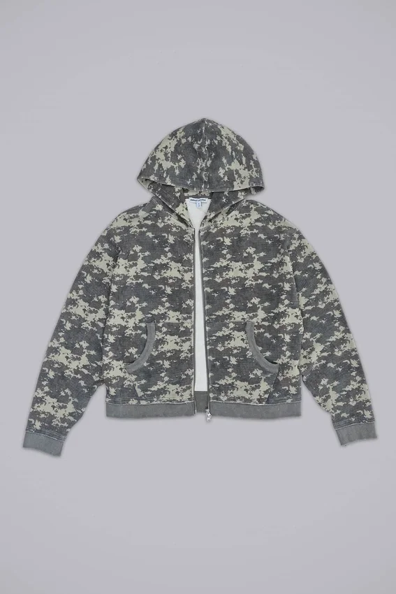 Sudadera con capucha de tejido waffle con estampado de camuflaje digital