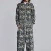 Sudadera con capucha de tejido waffle con estampado de camuflaje digital