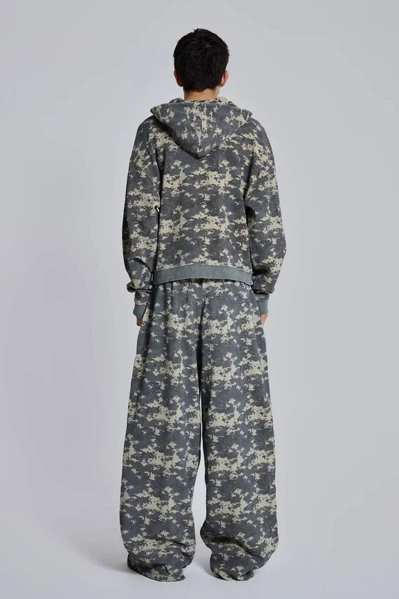 Sudadera con capucha de tejido waffle con estampado de camuflaje digital