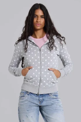 Sudadera con capucha gris de lunares