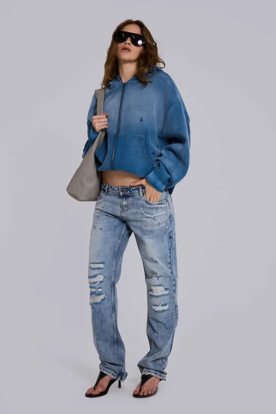 Sudadera con capucha «Monster» de tejido de gofre con tachuelas y efecto descolorido