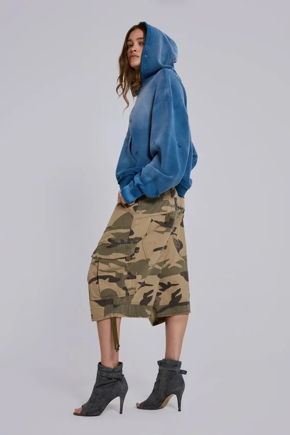 Sudadera con capucha «Monster» de tejido de gofre con tachuelas y efecto descolorido