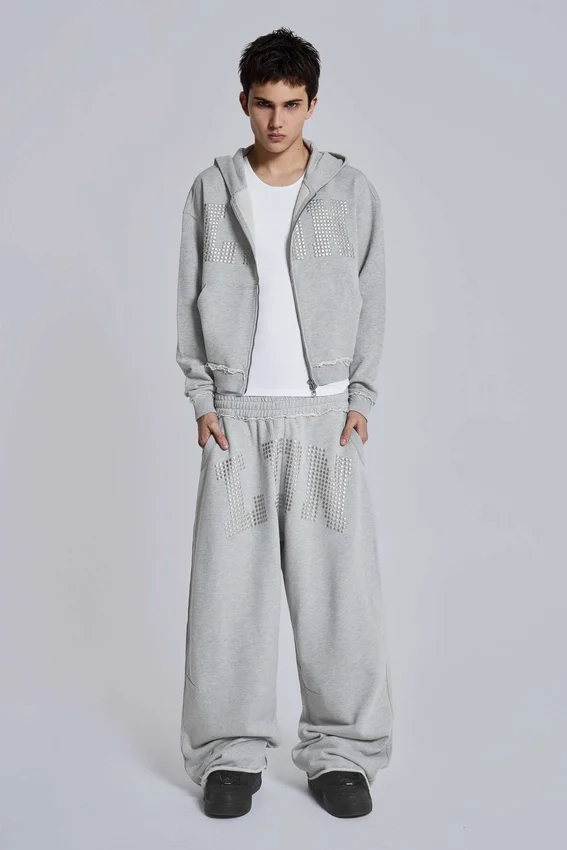 Sudadera con capucha «Monster Hoodie» con tachuelas de LDN