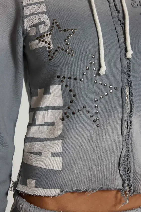Sudadera con capucha y cremallera «Cleo Graphic»