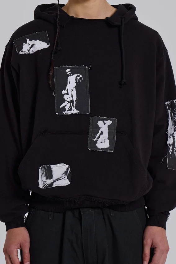 Sudadera con capucha y parche «Devoted» negra
