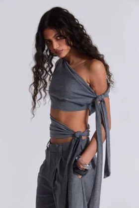 Top asimétrico Mena en gris