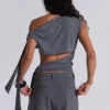 Top asimétrico Mena en gris
