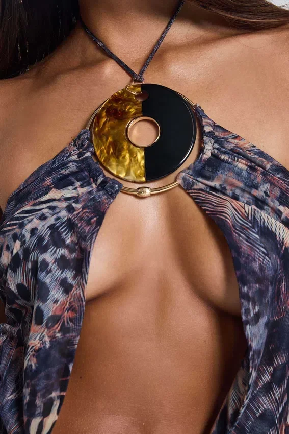 Top halter con aberturas de Selah