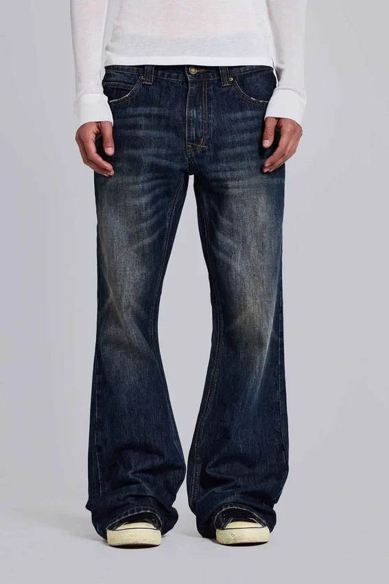 Vaqueros bootcut Jude Bootcut con pliegues en color índigo