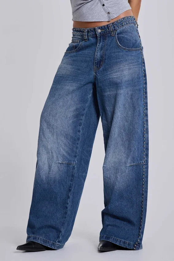 Vaqueros Colossus con tachuelas en lavado azul medio