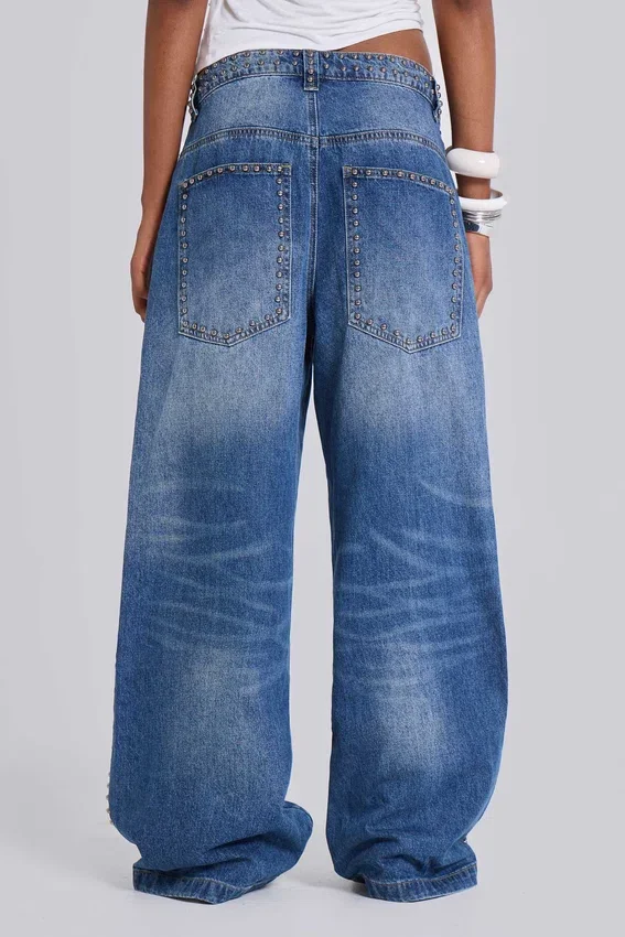 Vaqueros Colossus con tachuelas en lavado azul medio