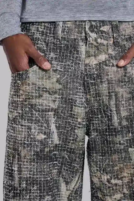 Vaqueros Colossus Jeans con estampado de camuflaje «Woodland» en tejido punzonado