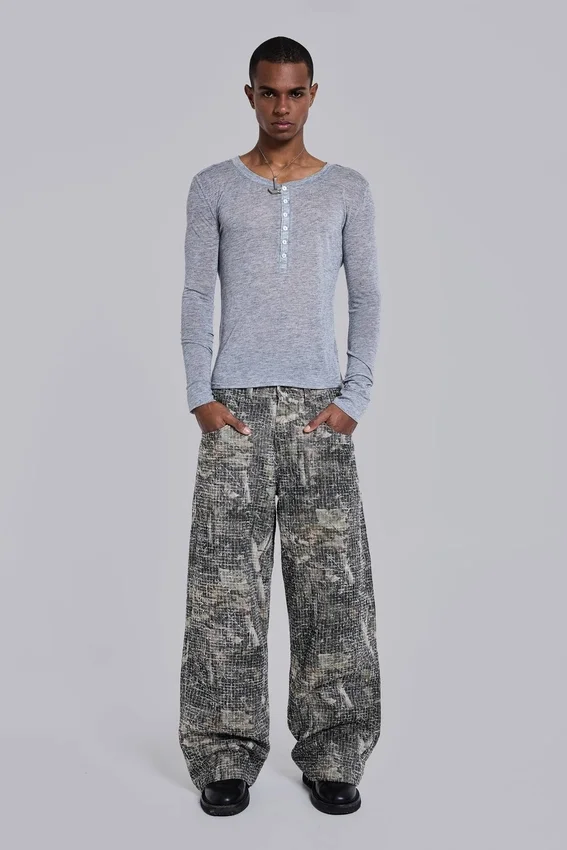 Vaqueros Colossus Jeans con estampado de camuflaje «Woodland» en tejido punzonado