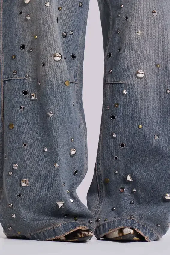Vaqueros Colossus Jeans con tachuelas atornilladas