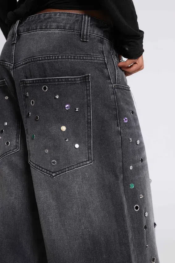 Vaqueros Colossus Jeans con tachuelas de Trixa