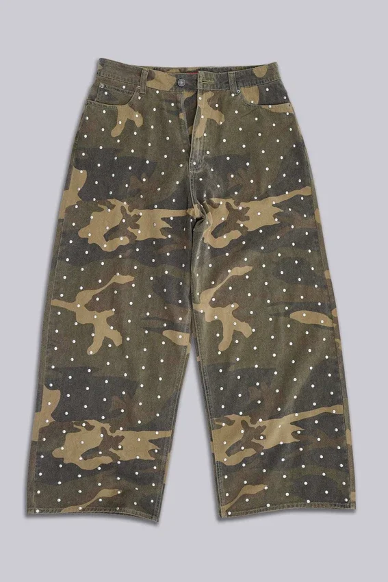 Vaqueros Colossus XL con tachuelas y estampado de camuflaje
