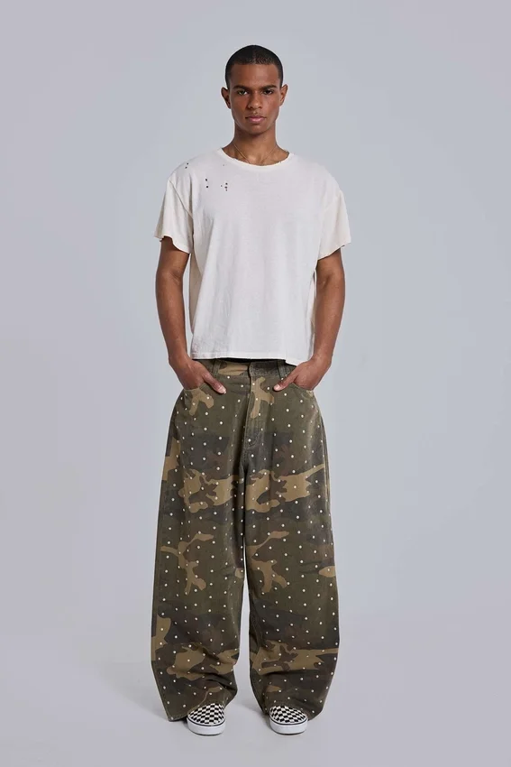 Vaqueros Colossus XL con tachuelas y estampado de camuflaje