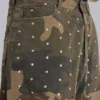 Vaqueros Colossus XL con tachuelas y estampado de camuflaje