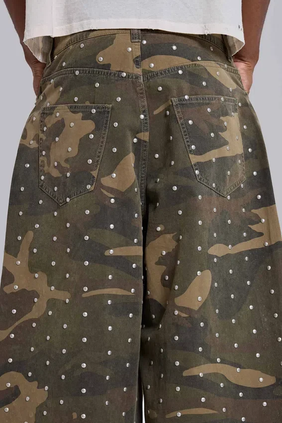 Vaqueros Colossus XL con tachuelas y estampado de camuflaje