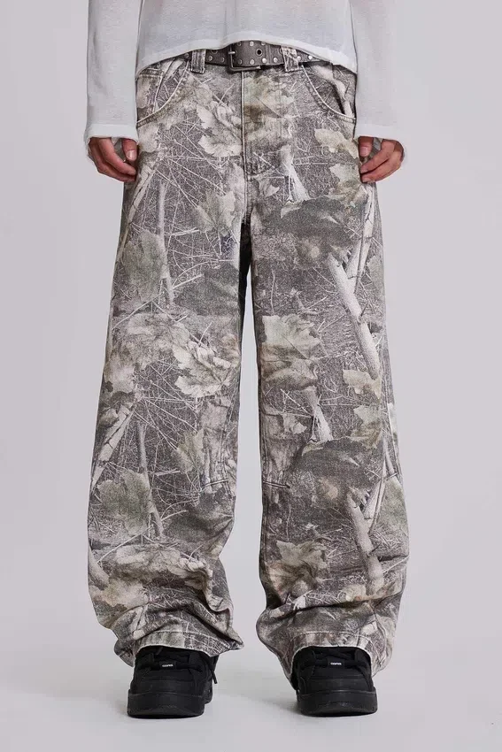 Vaqueros holgados Colossus de camuflaje Woodland